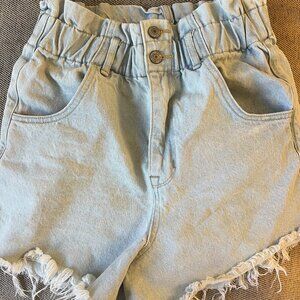 Denim High Rise Mom shorts